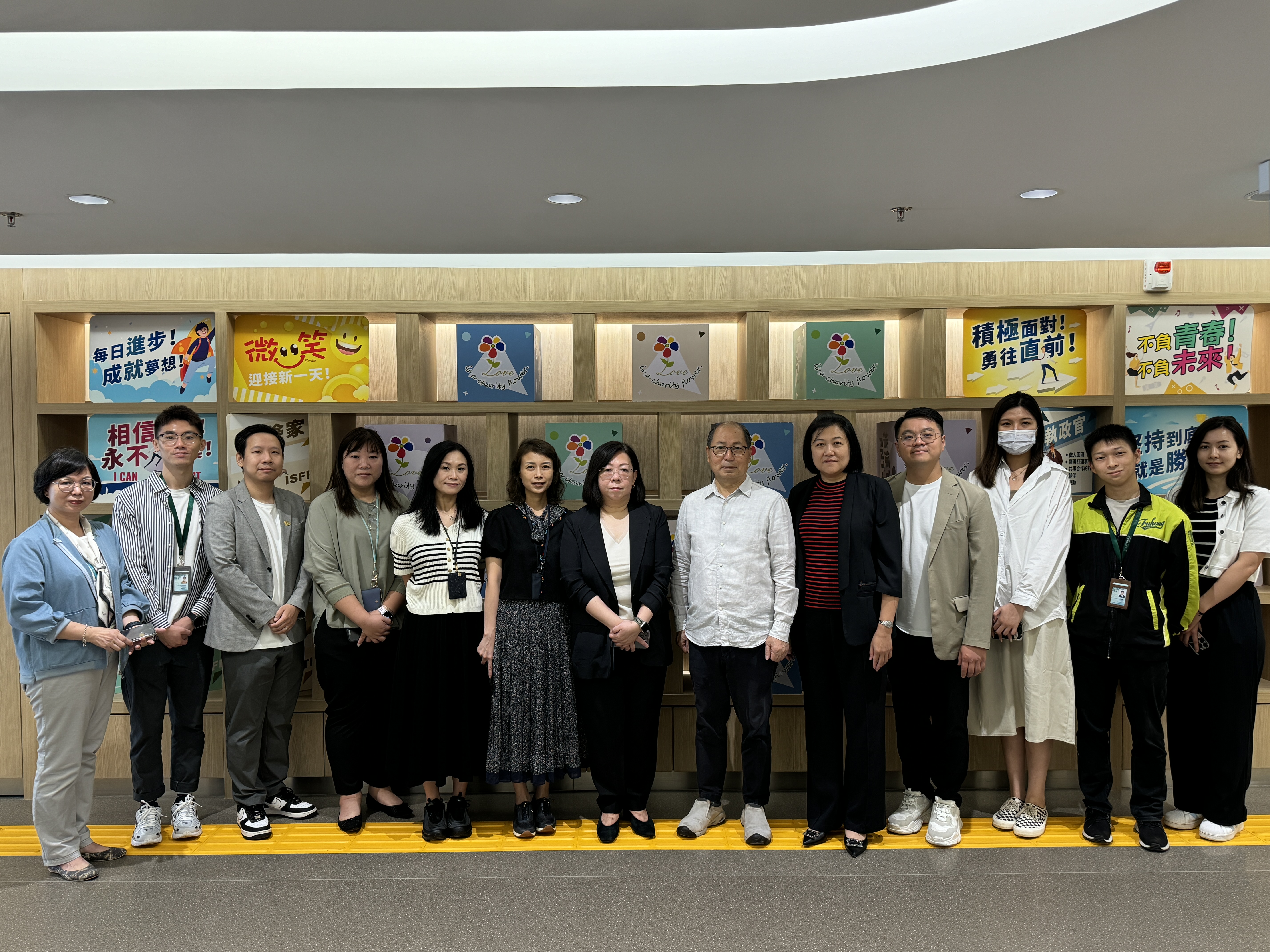 勞工事務局參觀中心及進行交流